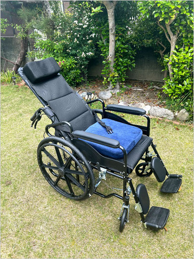 リクライニング車椅子